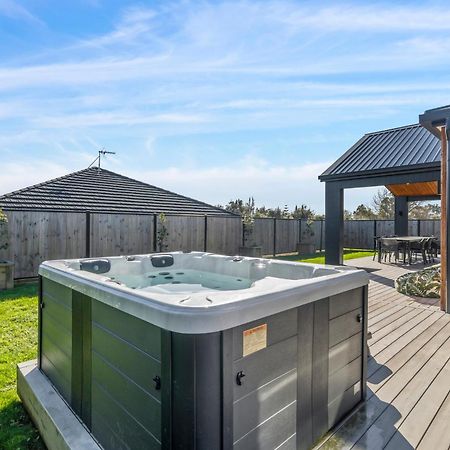 Regent Sanctuary - Martinborough Holiday Home Екстериор снимка