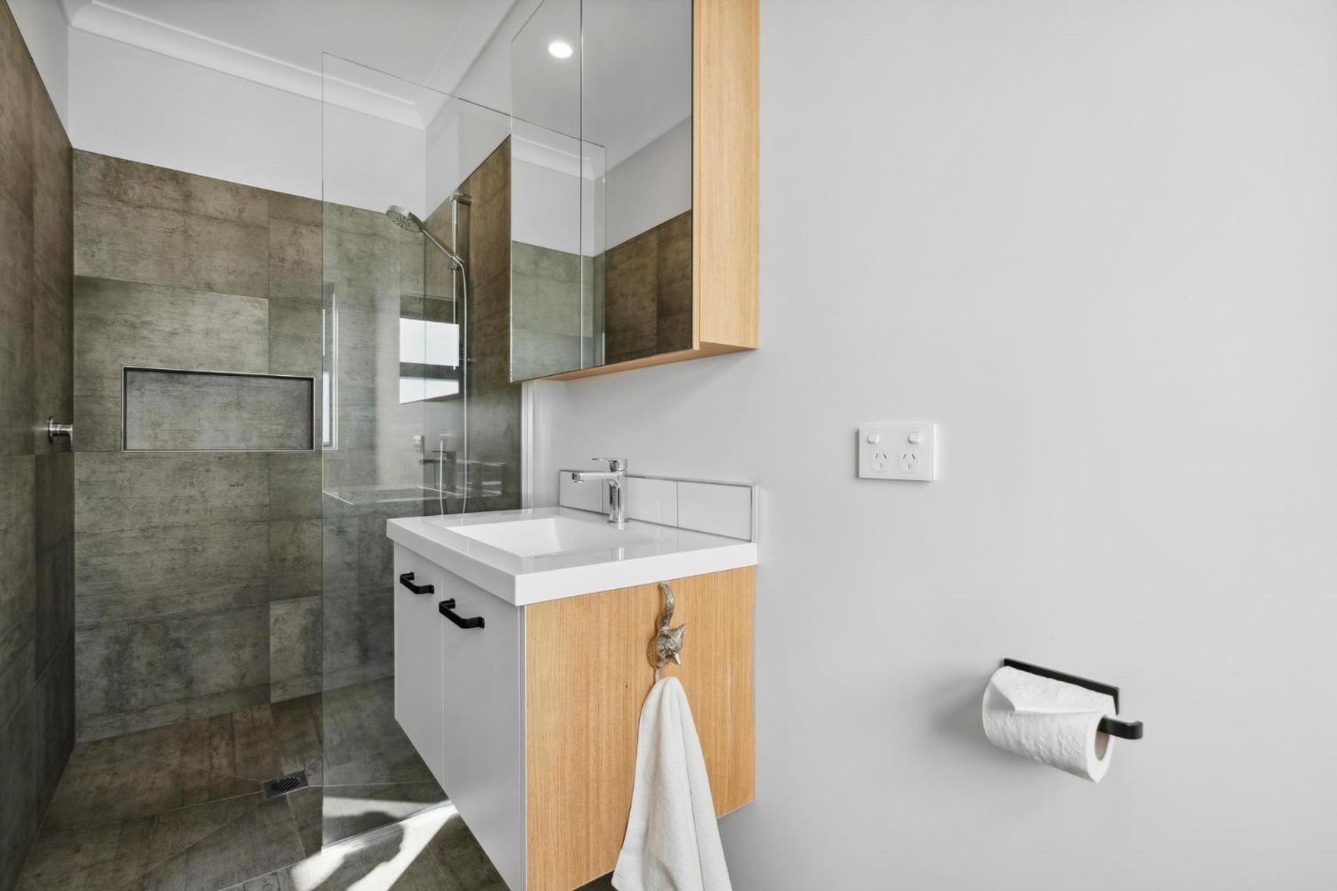 Regent Sanctuary - Martinborough Holiday Home Екстериор снимка