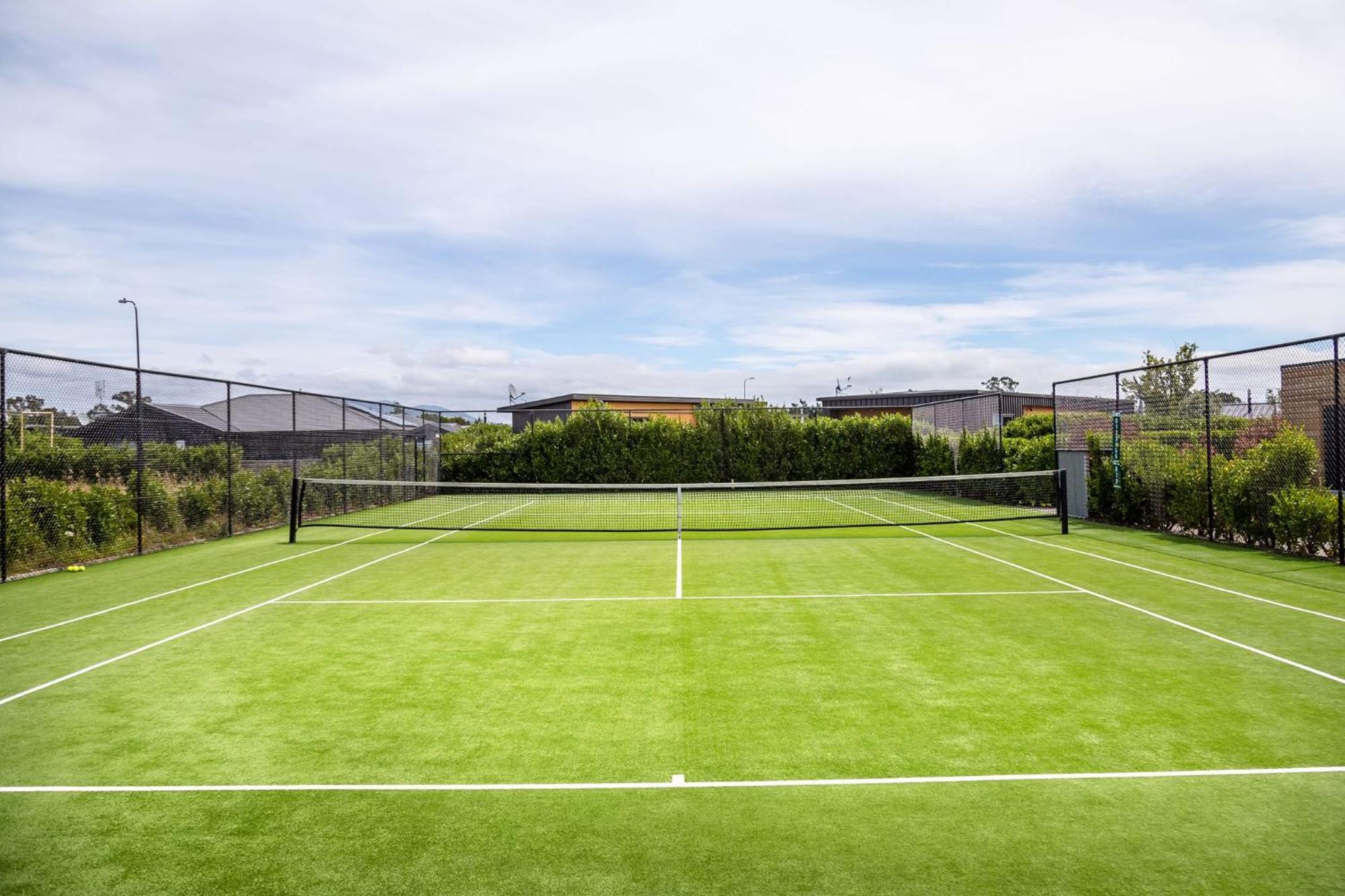 Regent Sanctuary - Martinborough Holiday Home Екстериор снимка