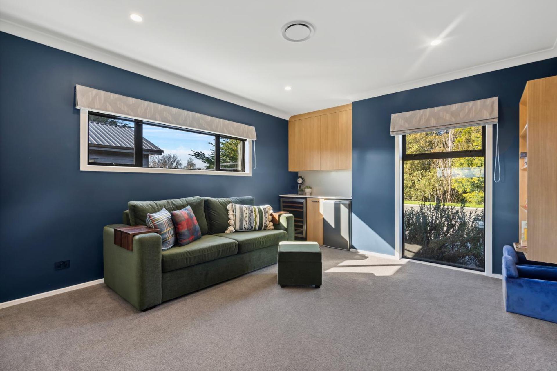 Regent Sanctuary - Martinborough Holiday Home Екстериор снимка